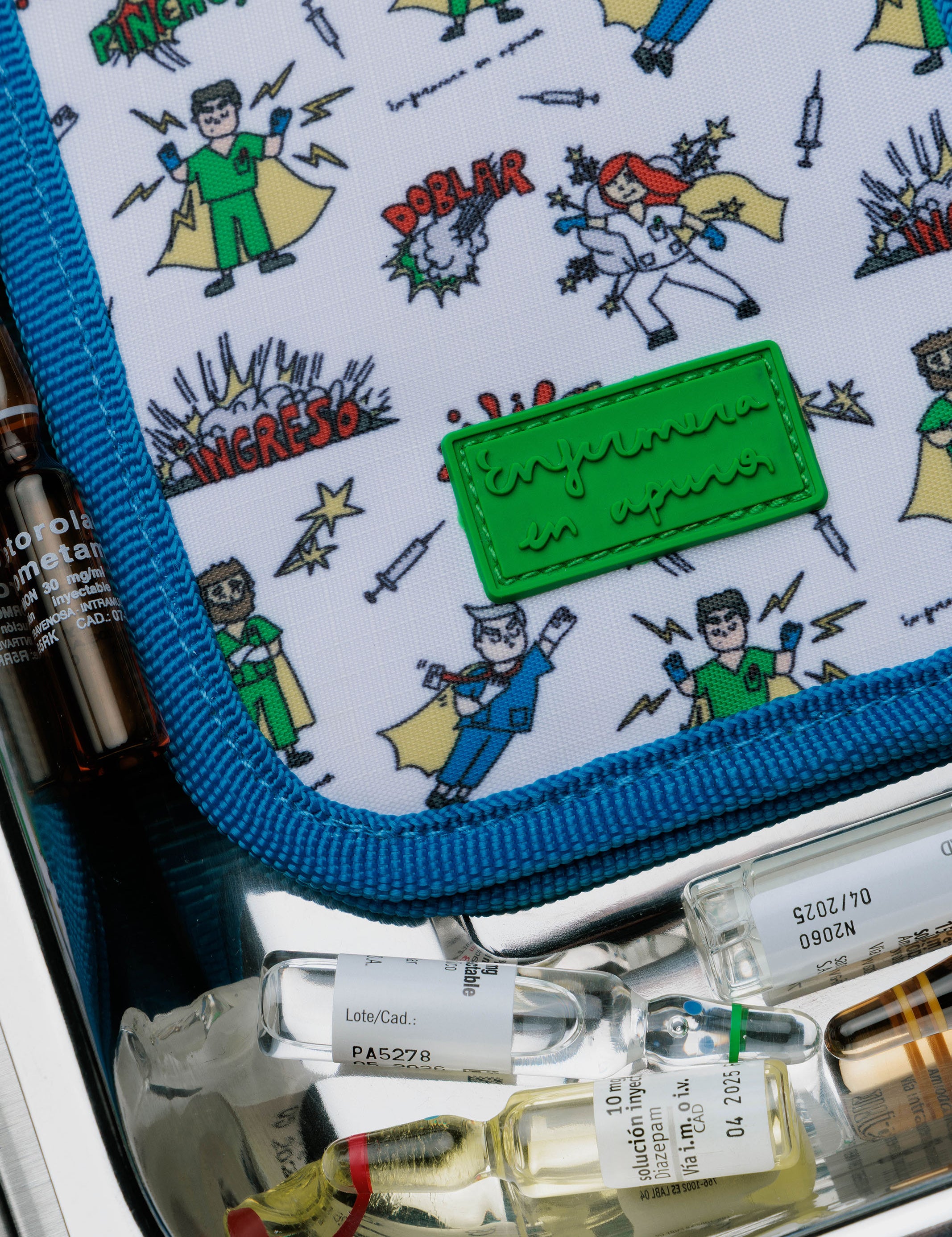 Super-Enfermero-Enfermera-en-apuros-Organizador-de-bolsillo-6735.jpg