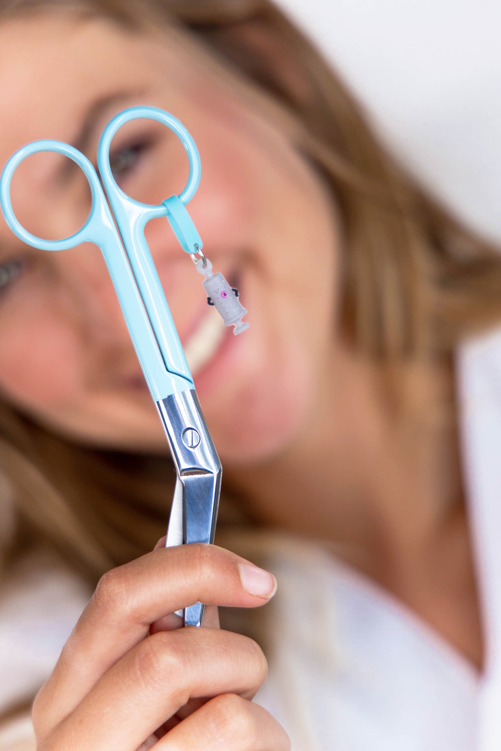 BANDAGE SCISSORS "SYRINGE" - AQUAMARINE