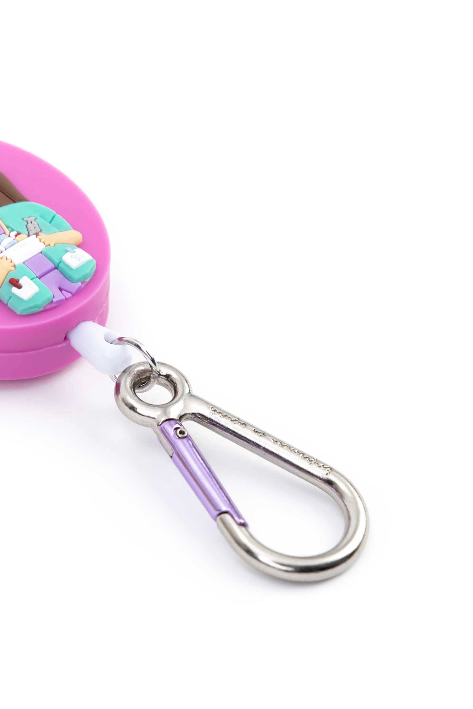 RETRACTABLE SCISSORS HOLDER "DELIVERING MEDICATION"