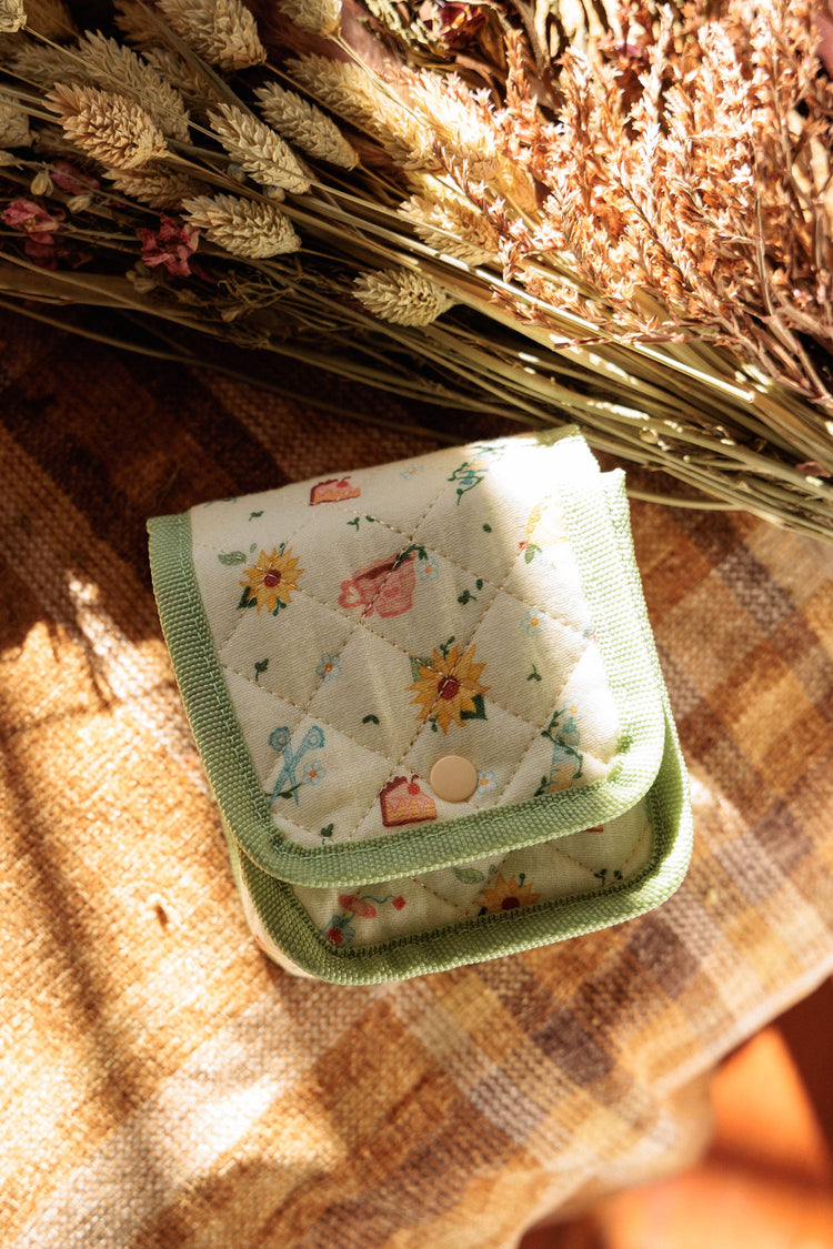 PADS AND TAMPONS POUCH - COTTAGECORE🌻