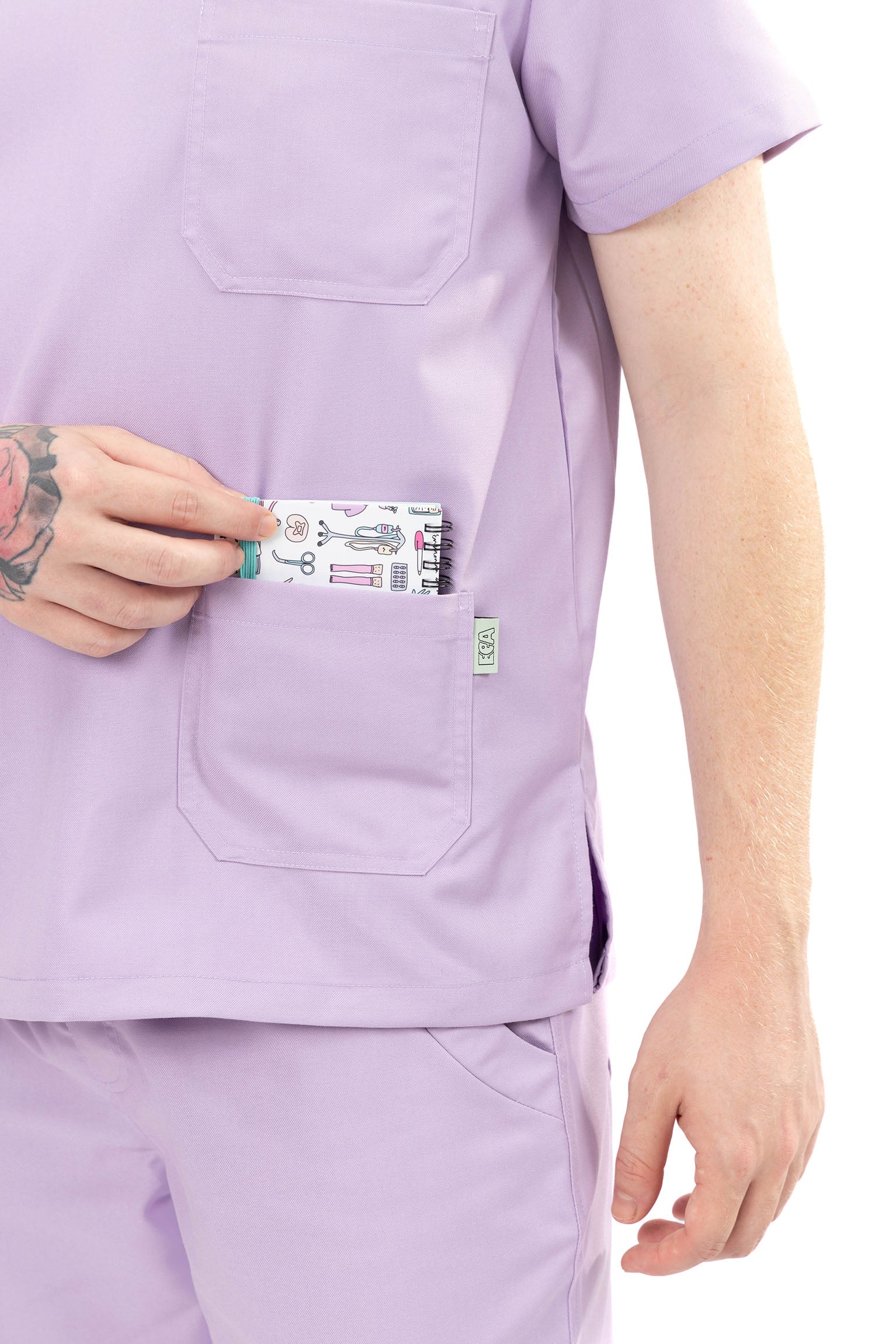 MULTI-POCKET SCRUB TOP CARE ANGELS - HEAVENLY LAVENDER