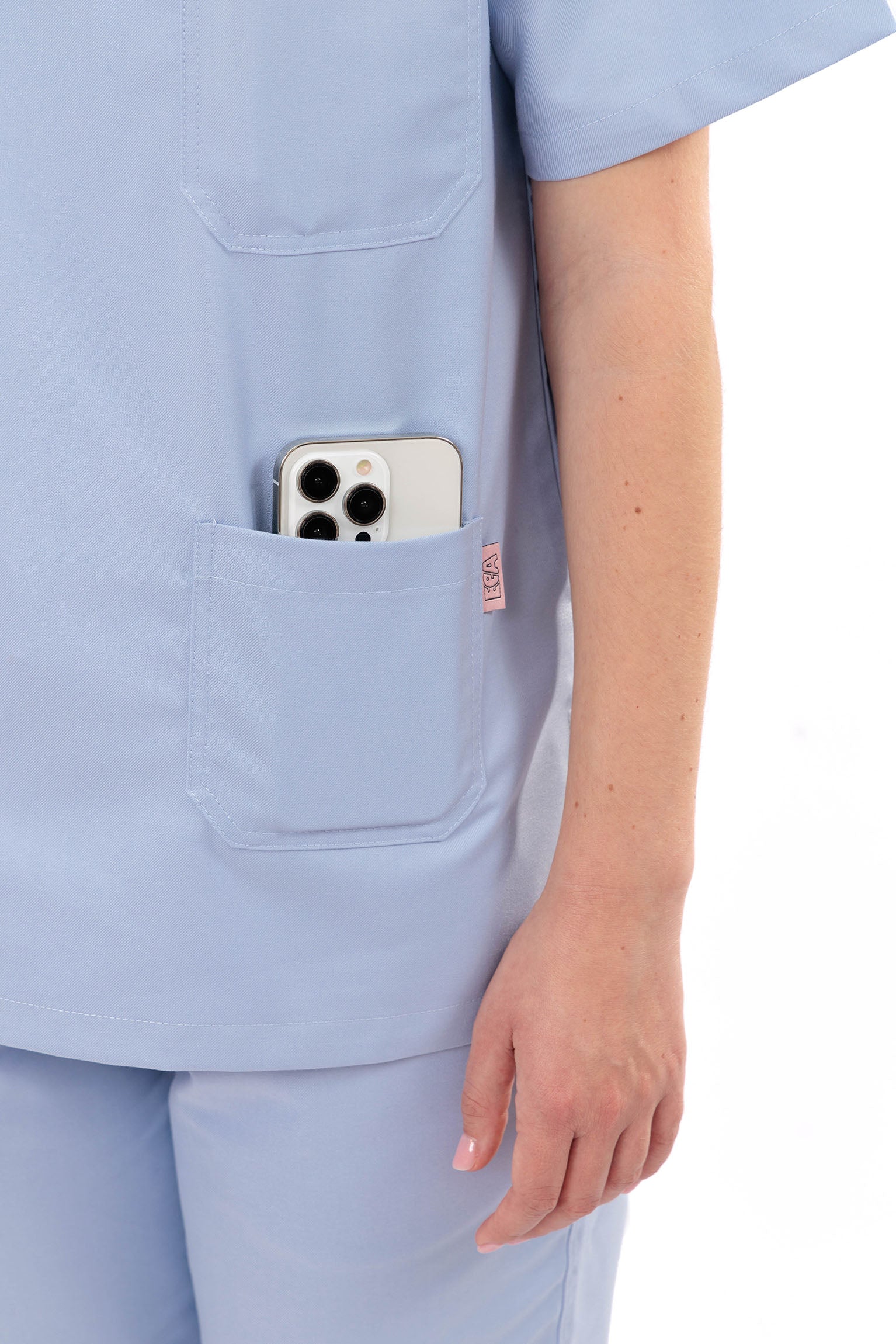 MULTI-POCKET SCRUB TOP CARE ANGELS - BLUE DREAM