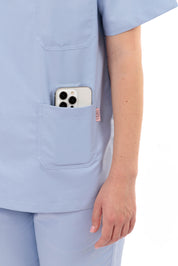 MULTI-POCKET SCRUB TOP CARE ANGELS - BLUE DREAM