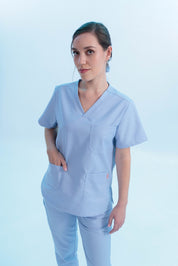 MULTI-POCKET SCRUB TOP CARE ANGELS - BLUE DREAM