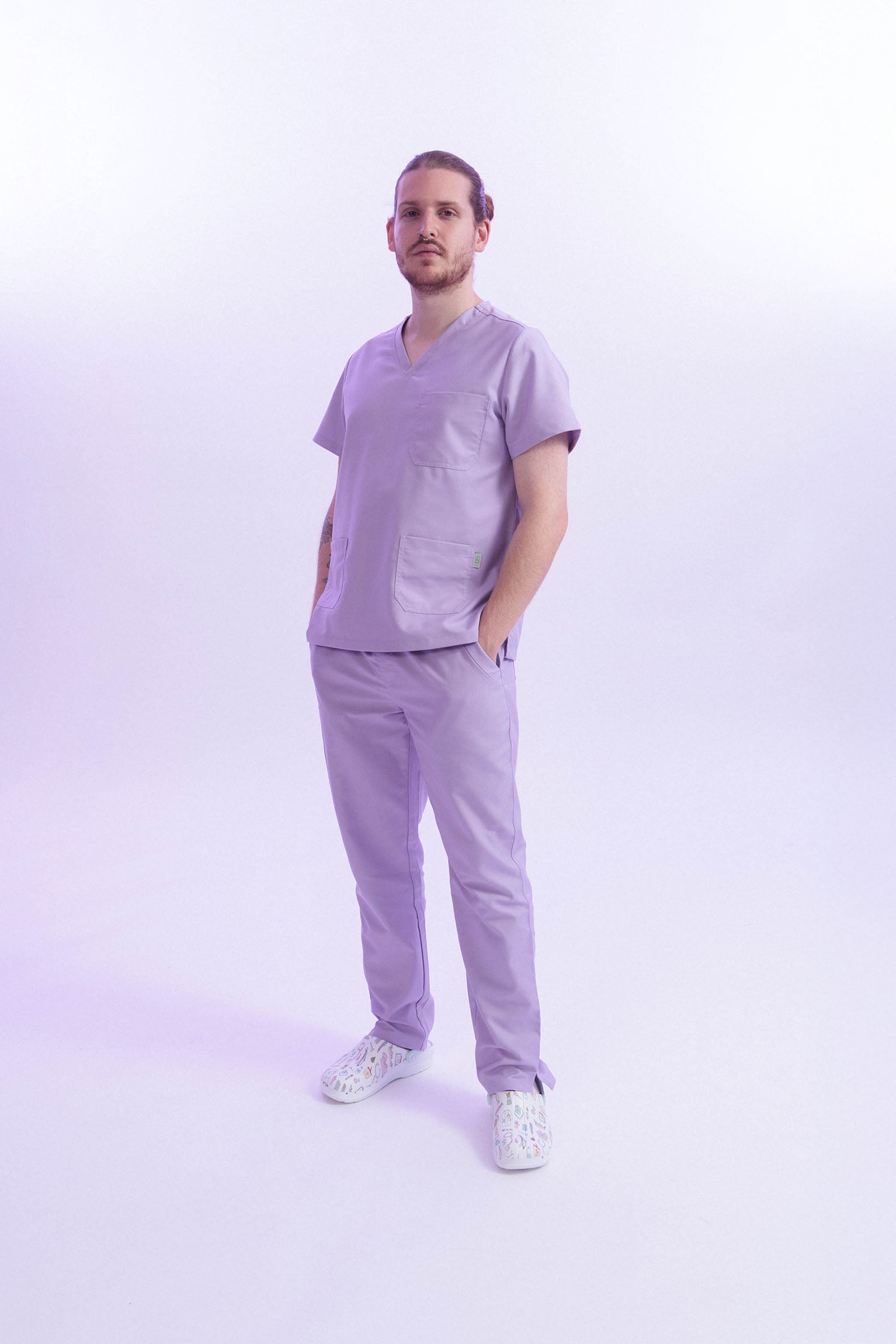 MULTI-POCKET SCRUB TOP CARE ANGELS - HEAVENLY LAVENDER