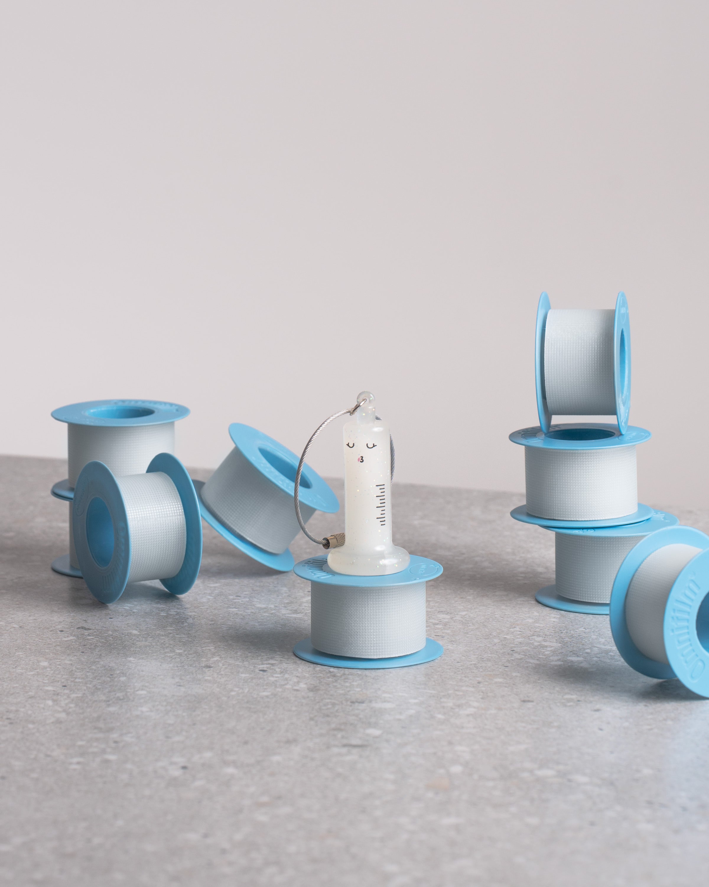 MEDICAL TAPE HOLDER – SYRINGE