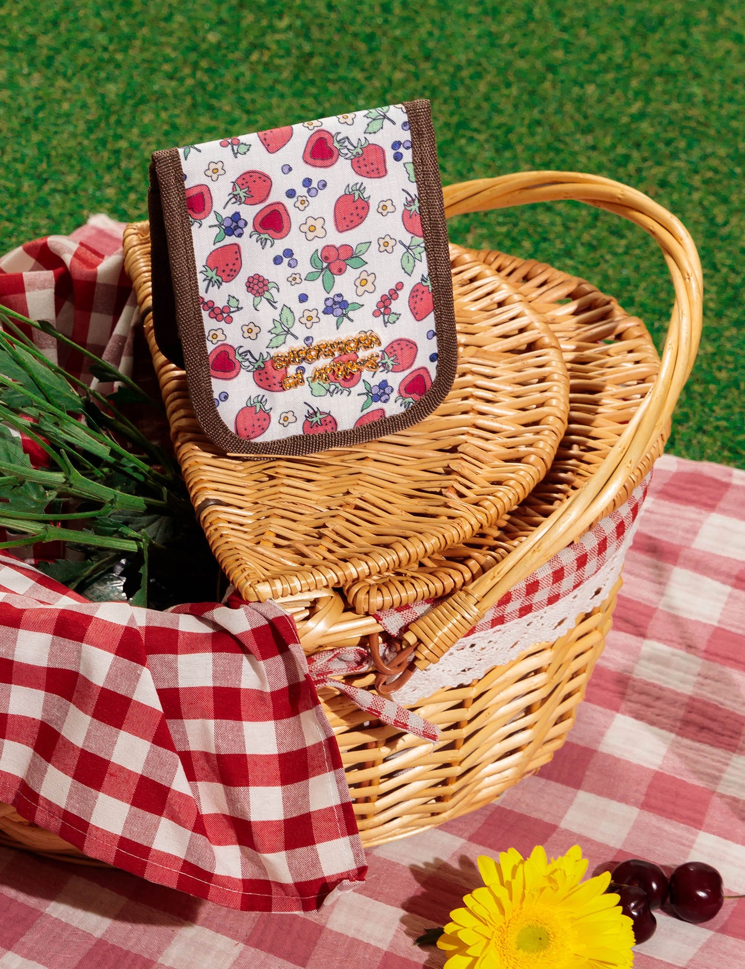 STRAWBERRY-3553.jpg