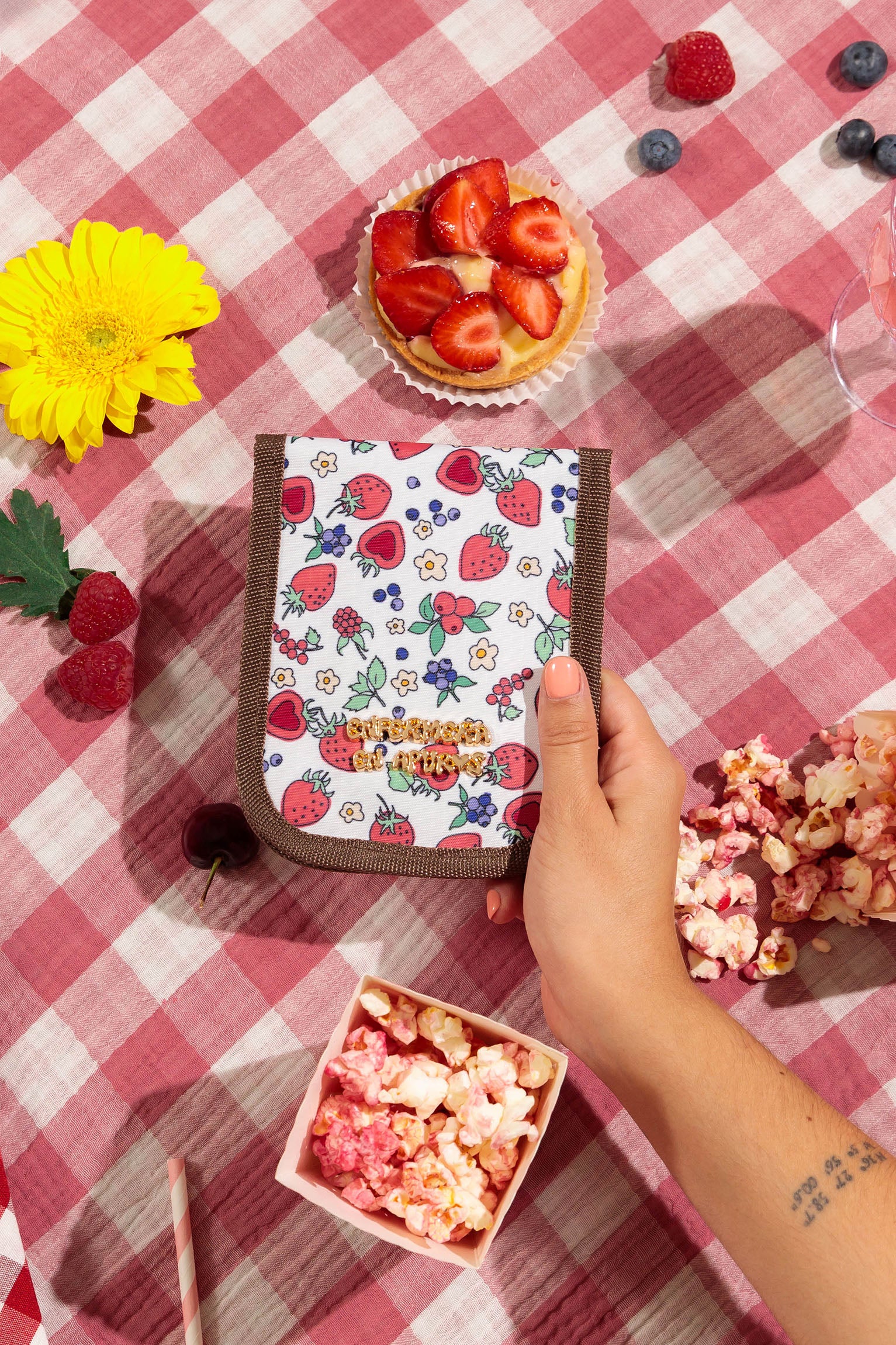 POCKET ORGANIZER - STRAWBERRY 🍓