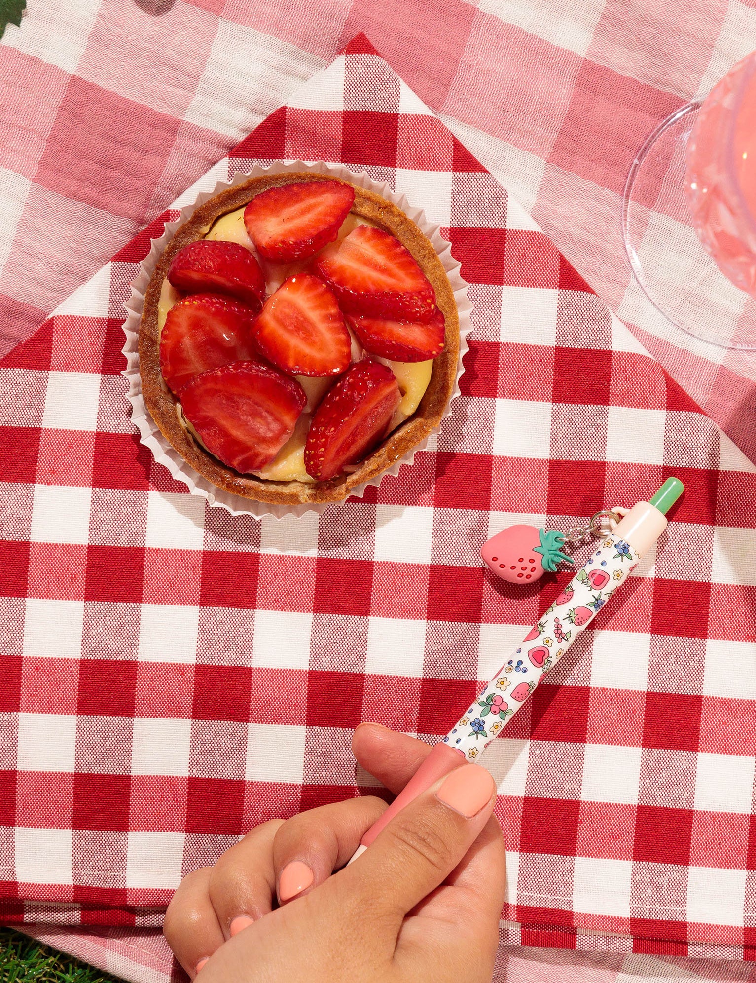 STRAWBERRY-3645.jpg
