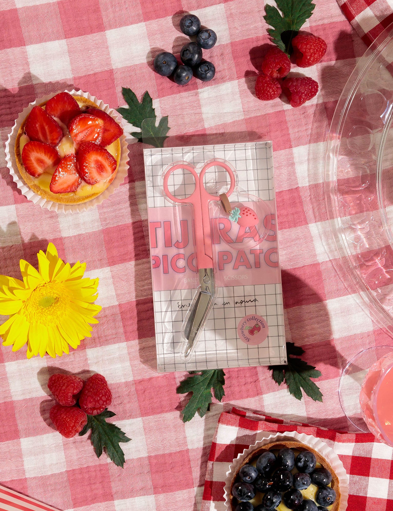 STRAWBERRY-3801.jpg