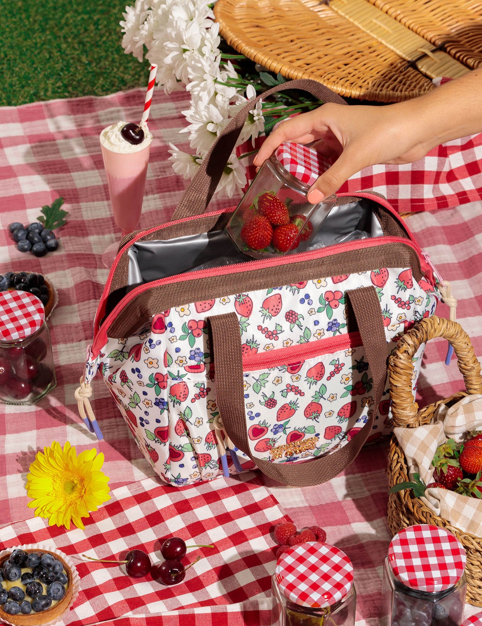 STRAWBERRY-3874.jpg