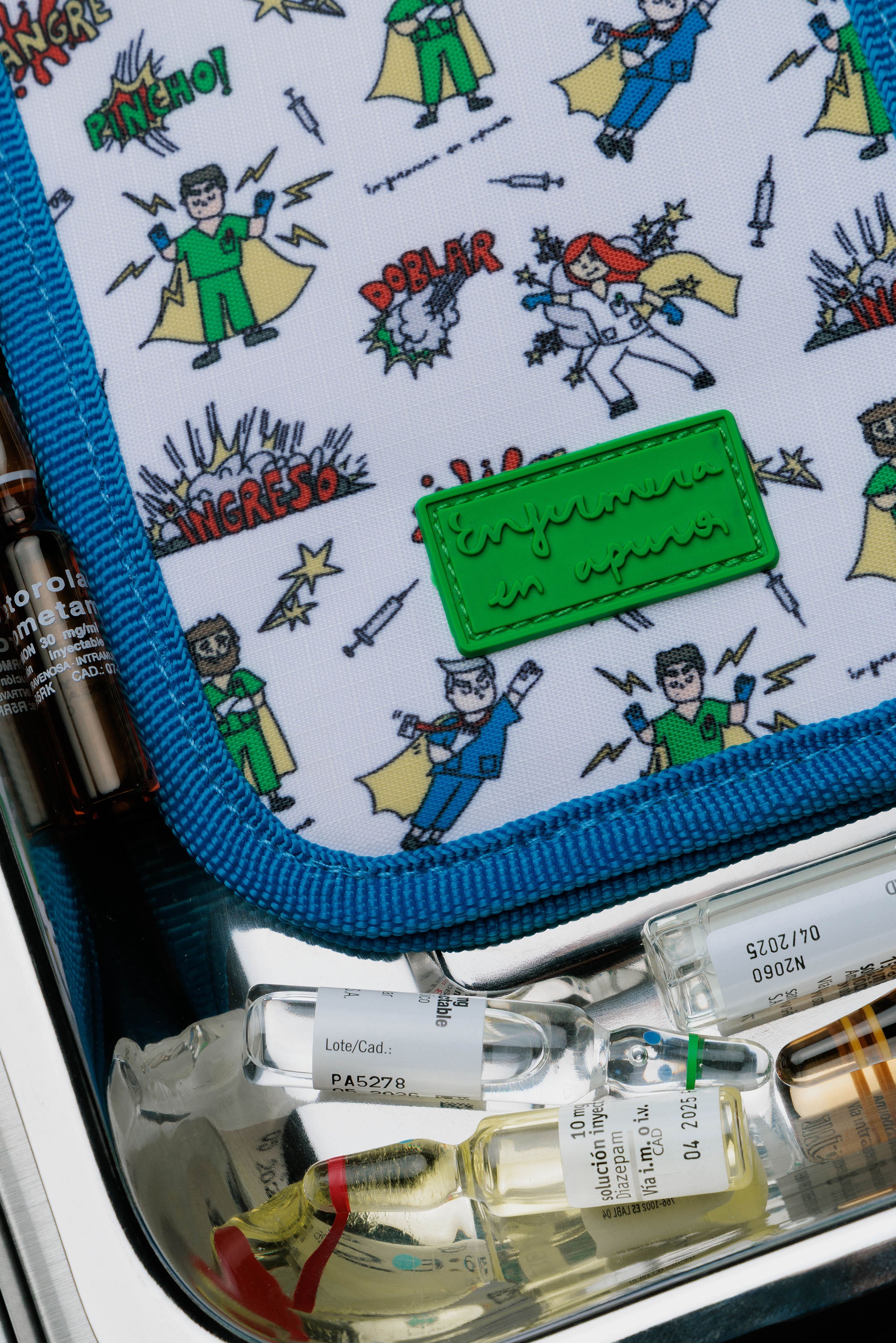 Super-Enfermero-Enfermera-en-apuros-Organizador-de-bolsillo-6735.jpg