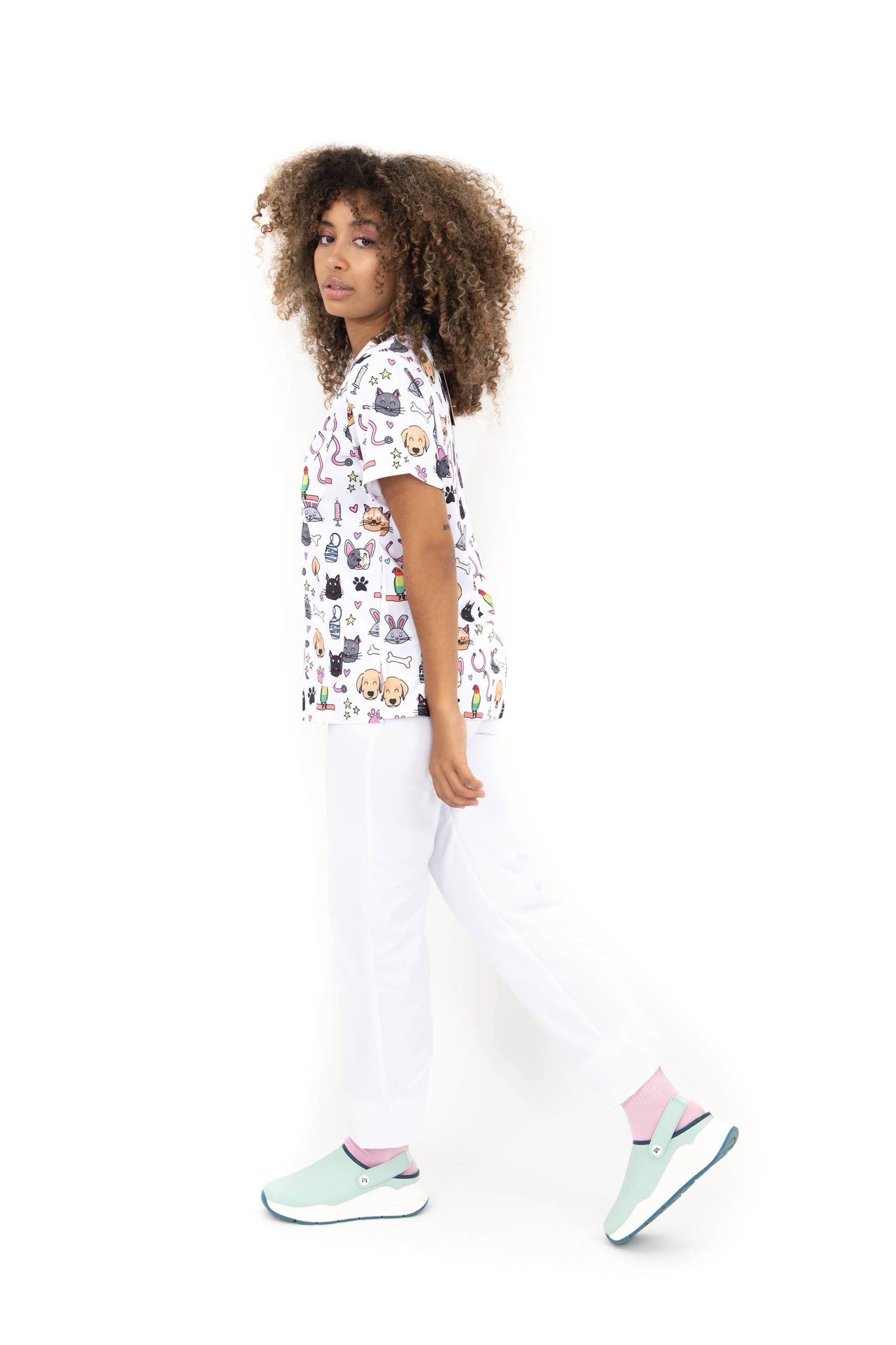 SCRUB TOP - "LOVELY ANIMALS"
