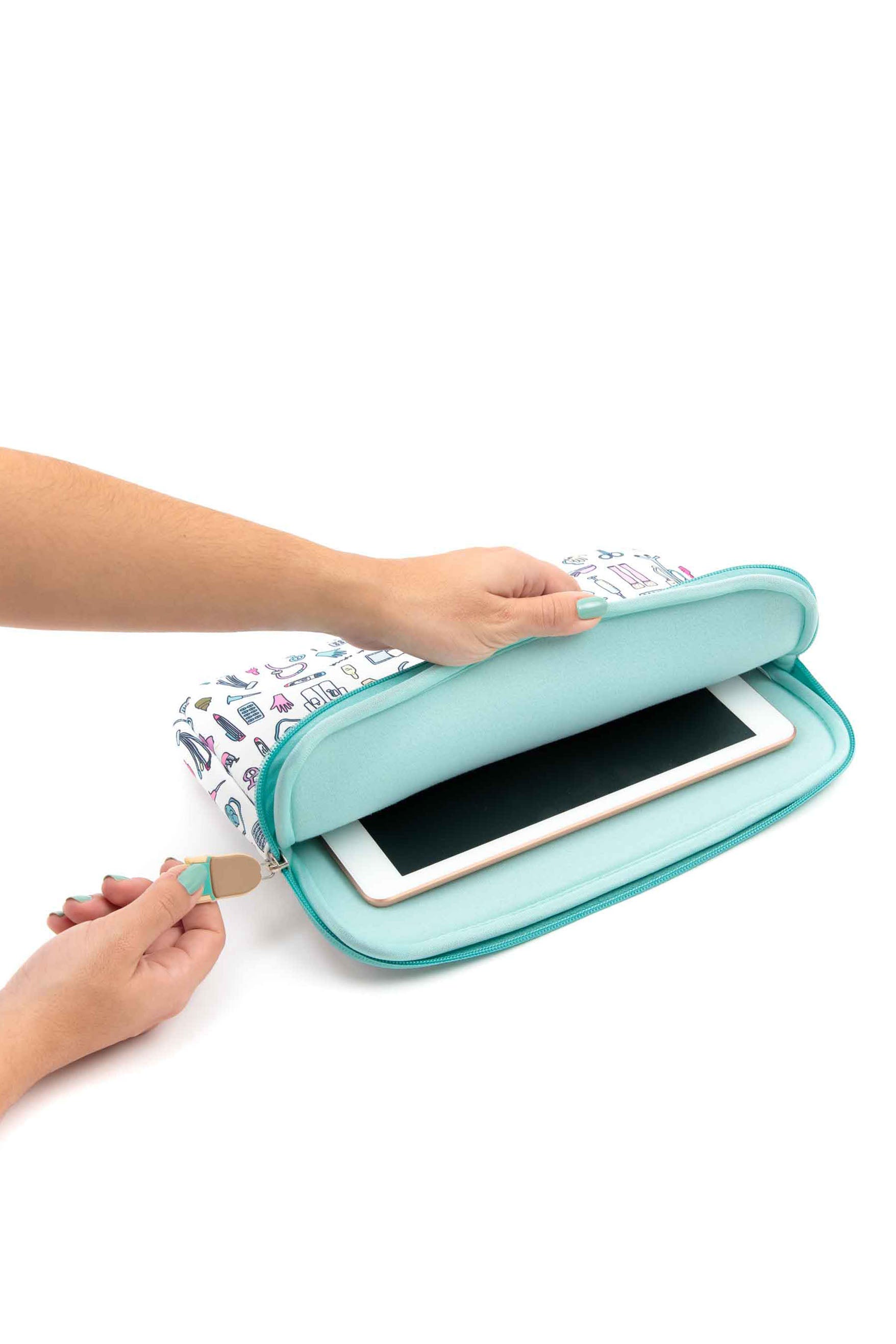 UNIVERSAL CASE 11" - NURSES THINGS